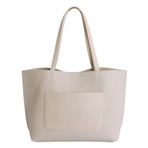 Bolso amplio, estilo shopper con bolsito, asa doble y cuerda. Medidas: Alto: 28 cm; largo: 33 cm abajo, 43 cm arriba; ancho: 15 cm. Color beige.