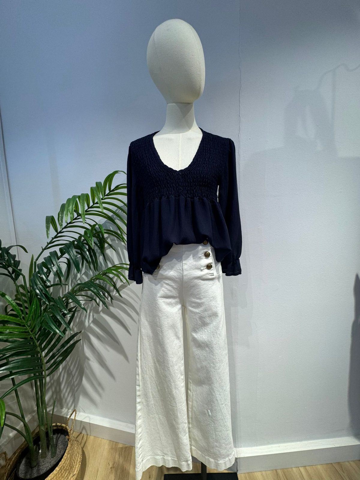 Blusa frunce azul marino