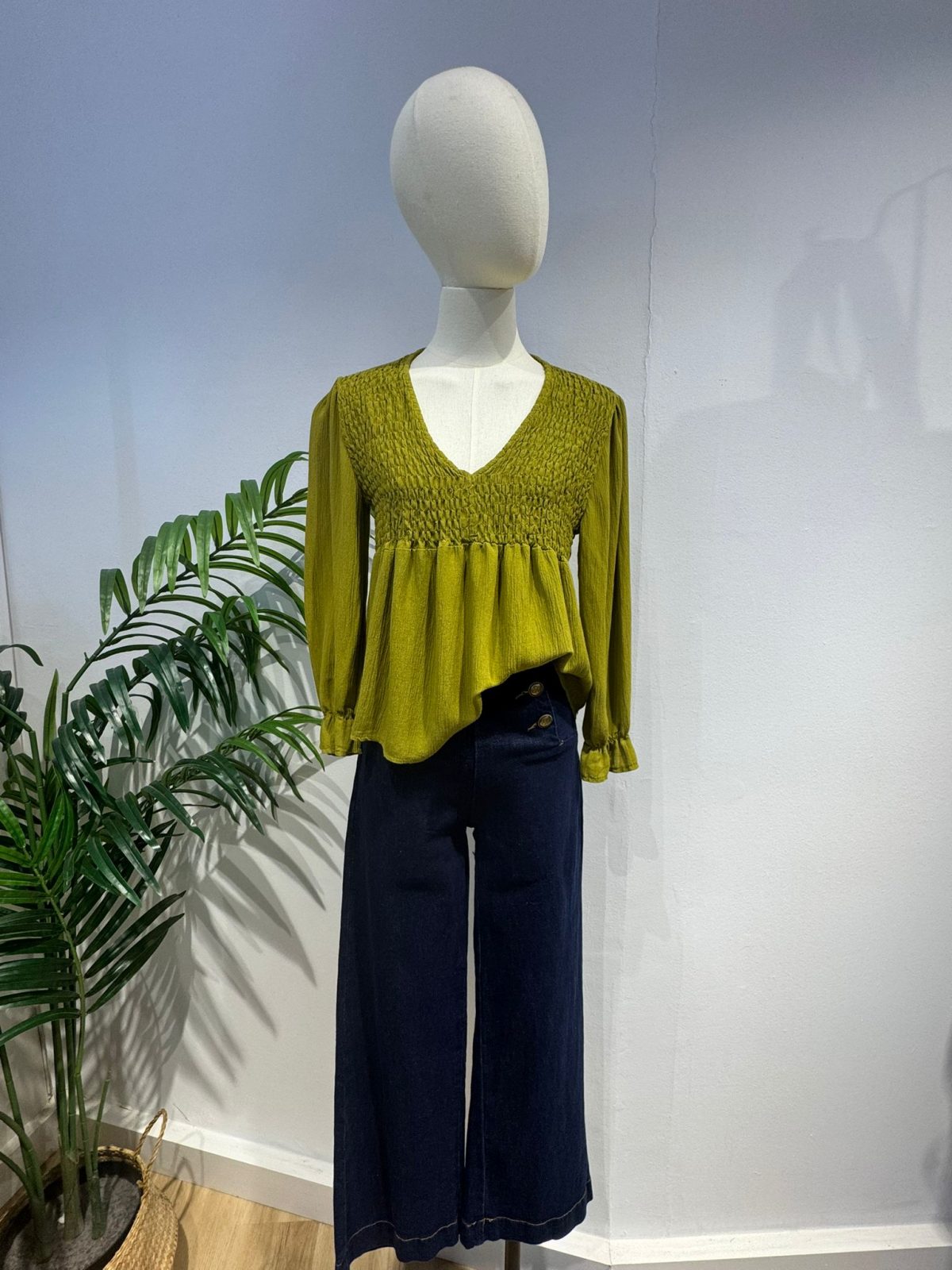 Blusa frunce verde oliva