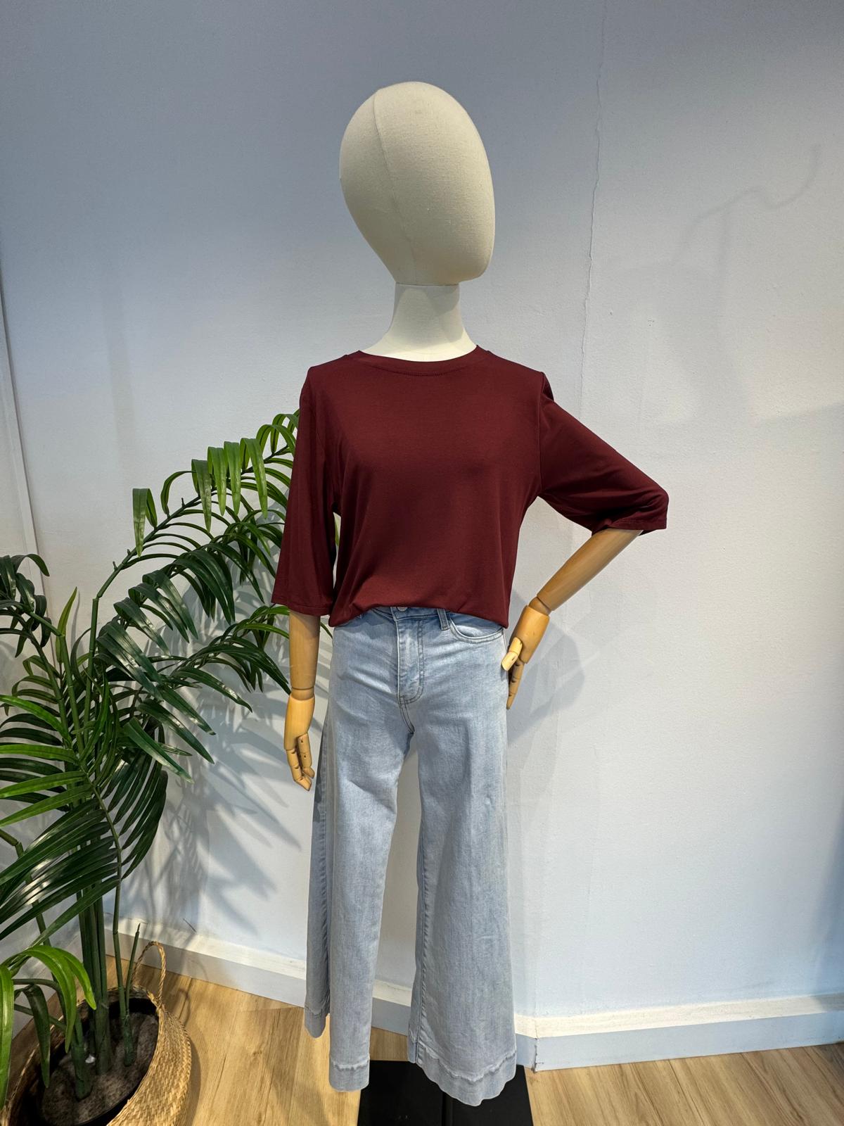 Camiseta básica burdeos