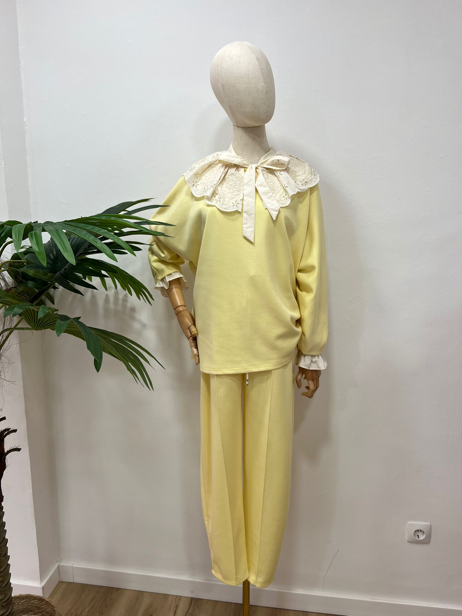 Conjunto Chándal amarillo