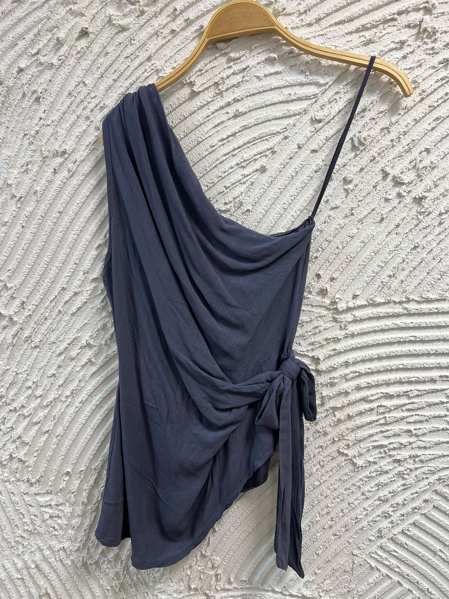 Top Nudo asimétrico azul
